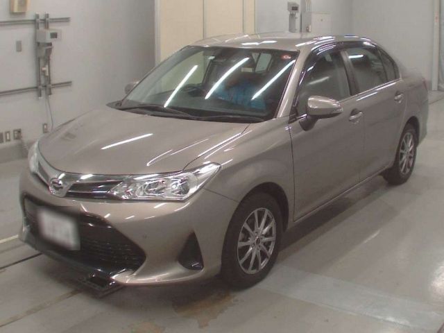 30425 Toyota Corolla axio NRE161 2018 г. (CAA Tokyo)